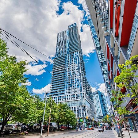 Luxury 2 Bedroom Condo High Floor Close To Eaton Center Toronto Exterior photo